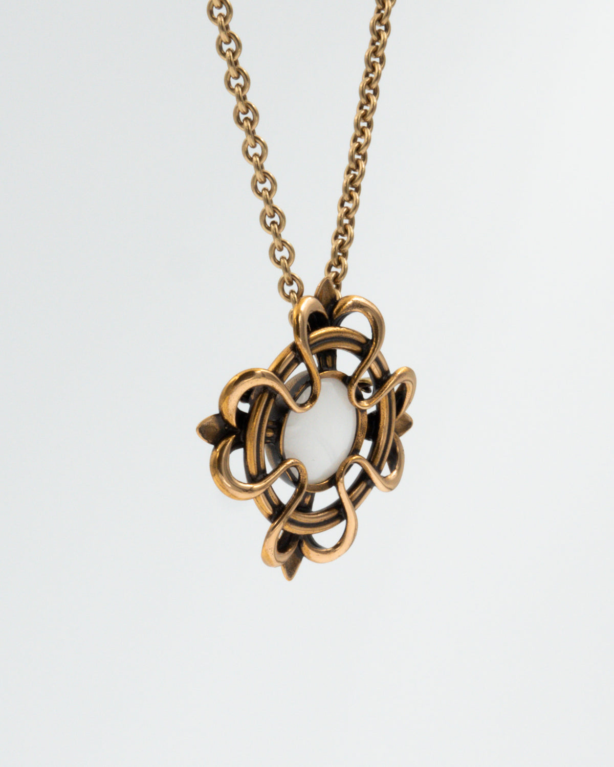 Held Lilja buckle pendant 55/60 cm bronze snow quartz