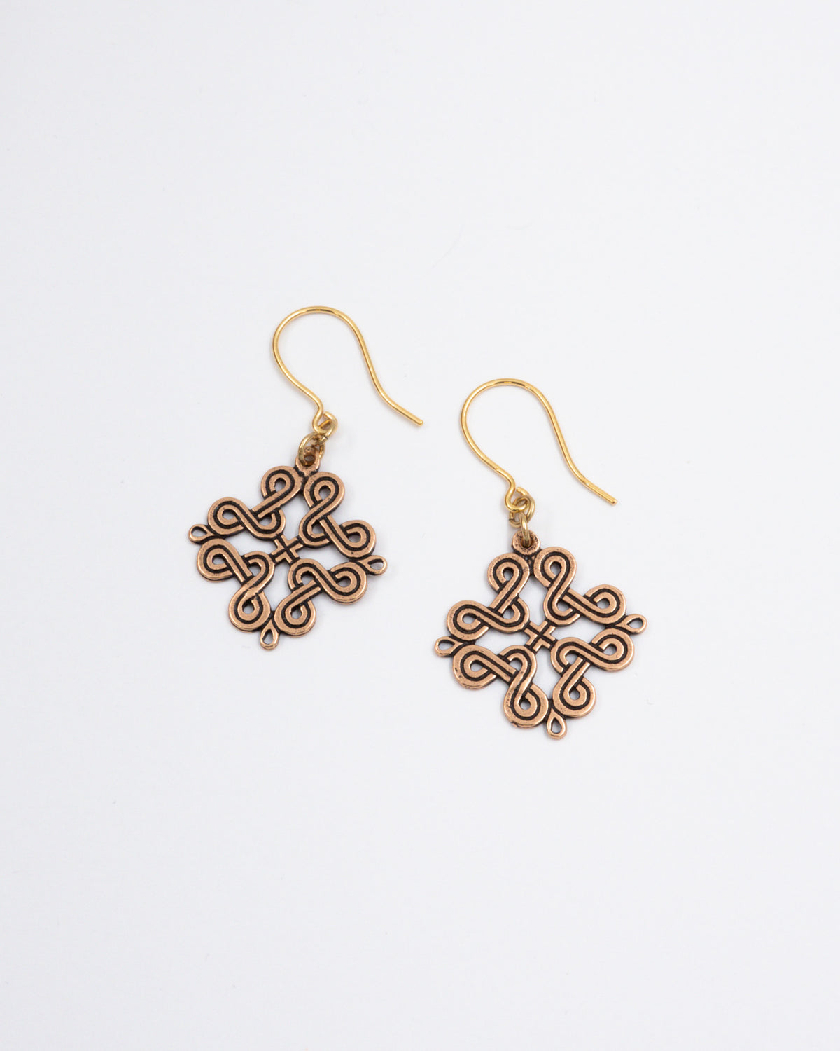 Kept Karelian ribbon braid earrings bronze