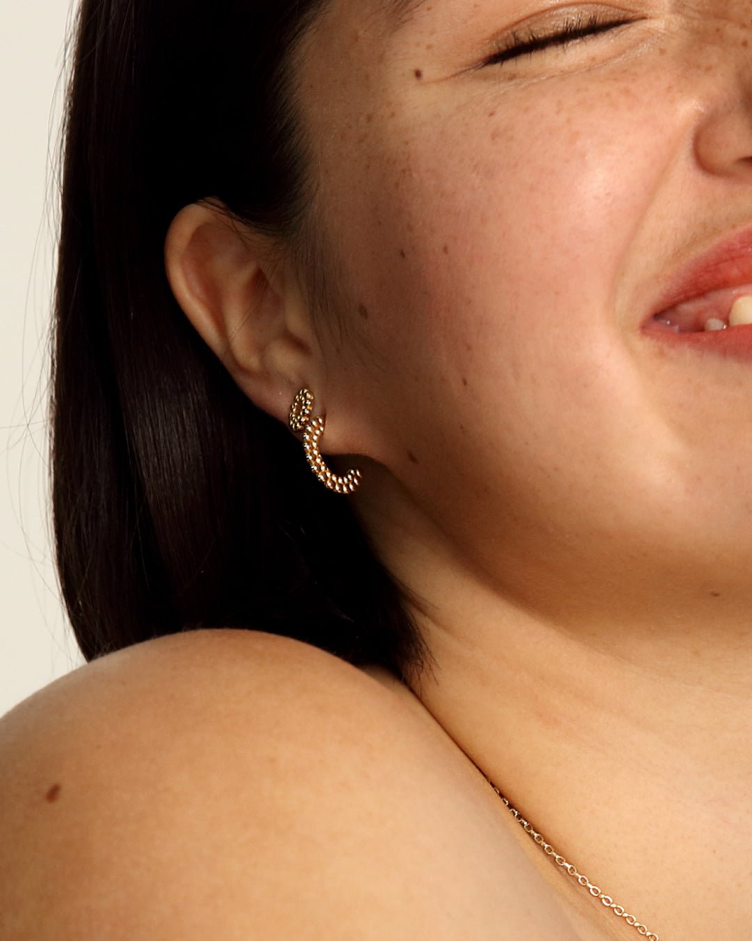 Valoisa single stud earring gold