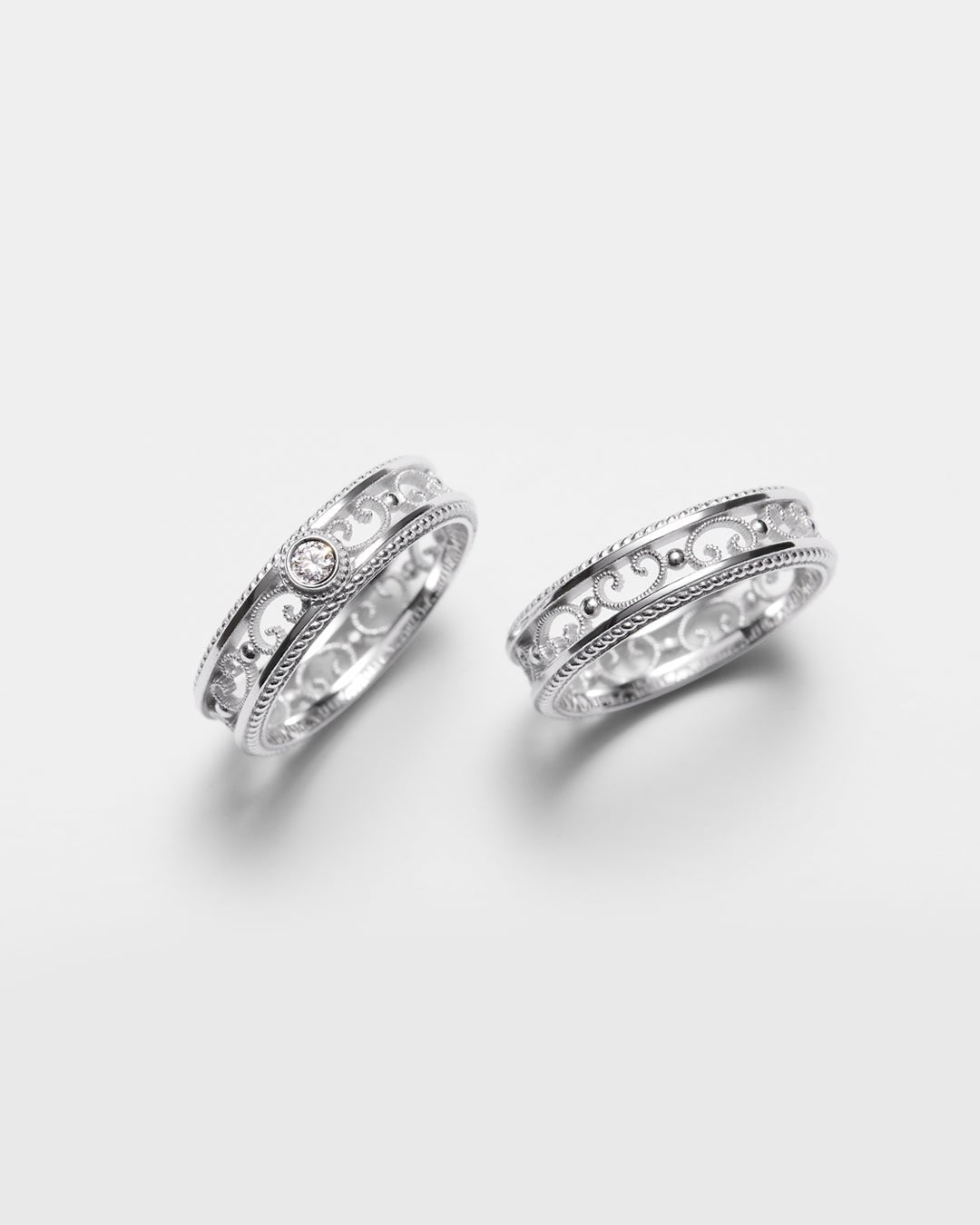 Filigree Diamond Ring Narrow white gold