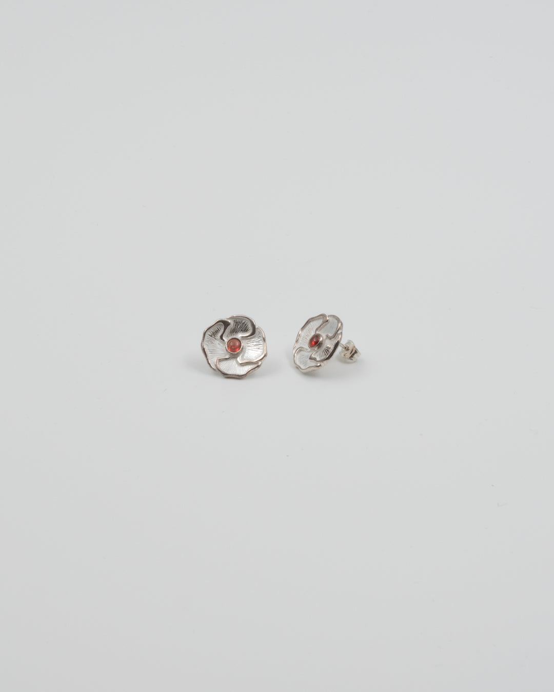 Kept Viola stud earrings silver