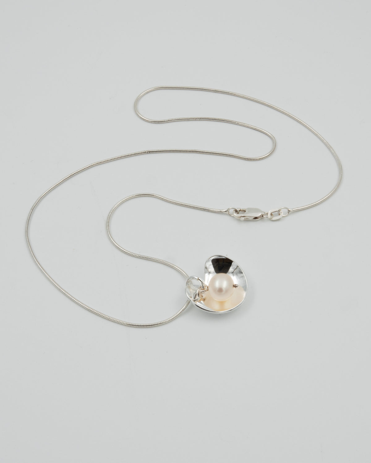 Kept in Suojassa pendant 45 cm silver pearl
