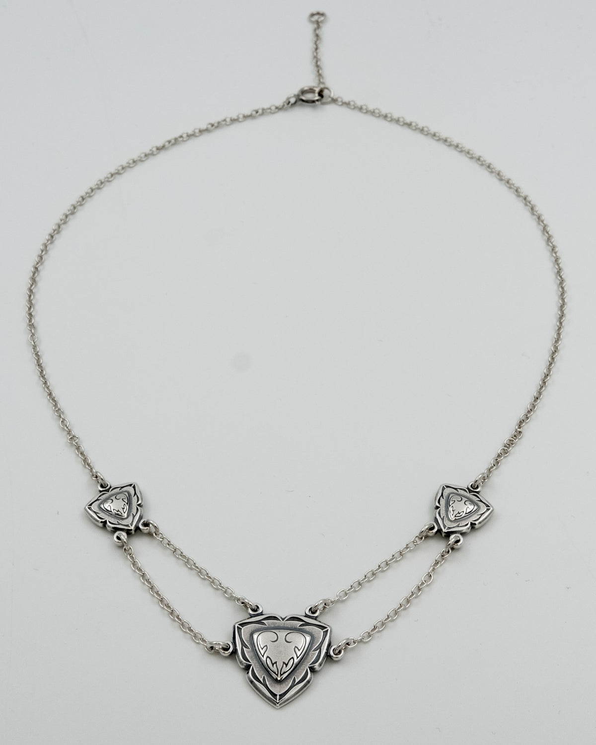 Pidetty Venla-kaulakoru 42/45 cm hopea
