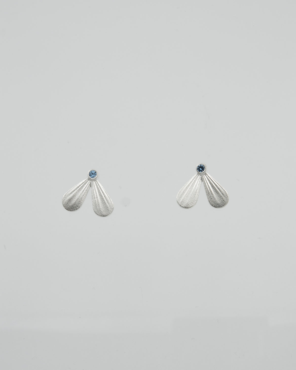 Held Petals earrings silver Spinelli
