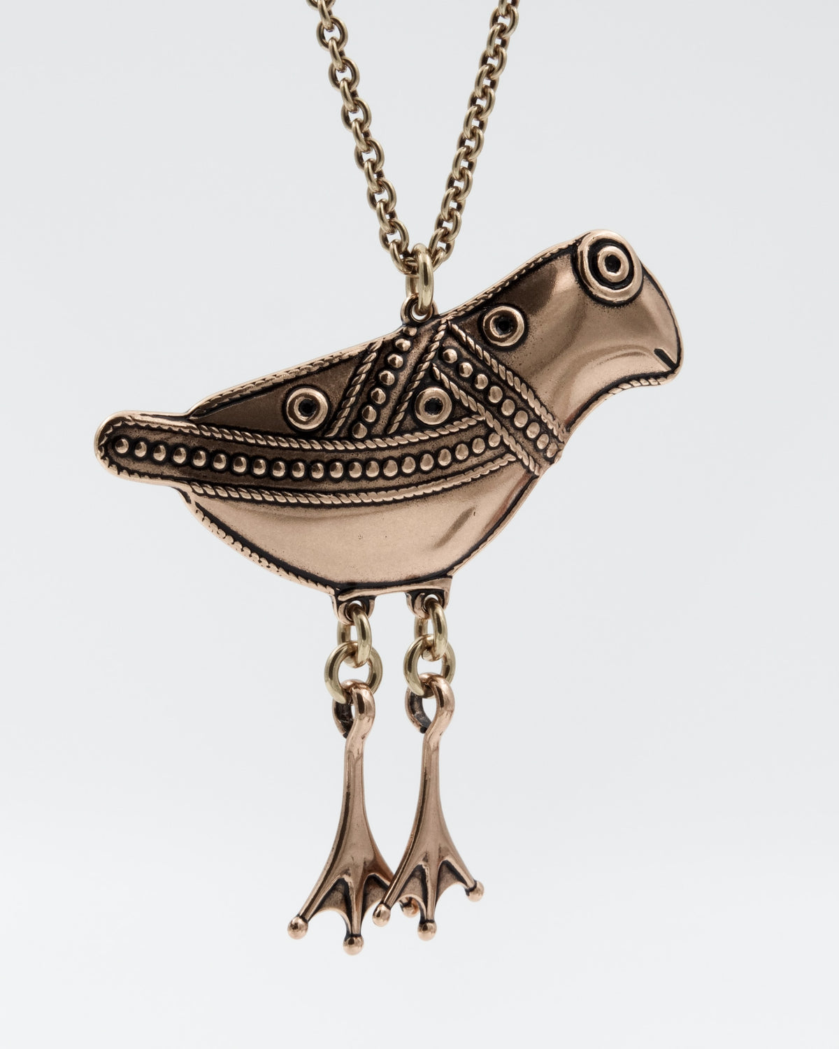 Pidetty Hattulan lintu -riipus iso 70 cm pronssi