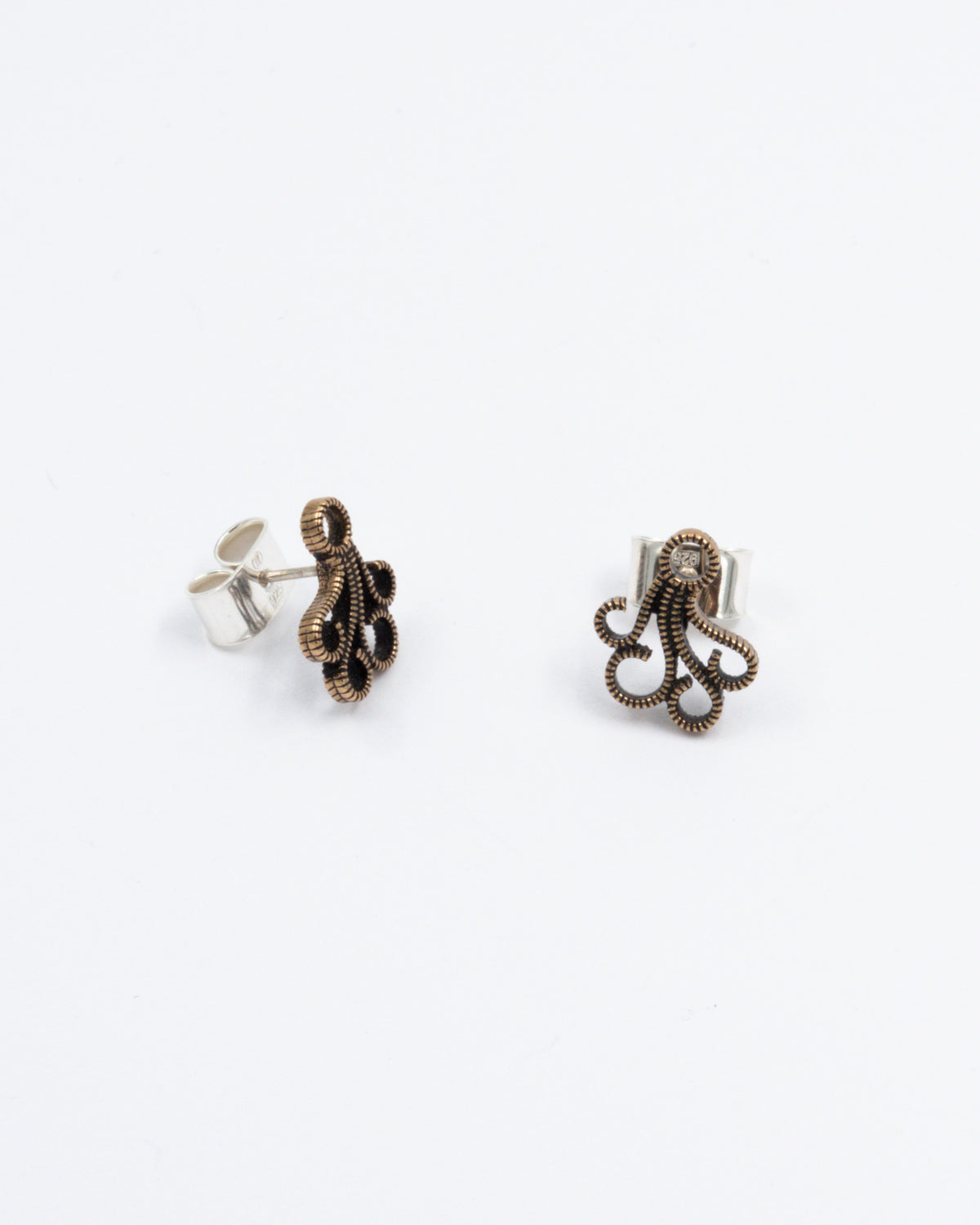 Held Vellamo stud earrings bronze
