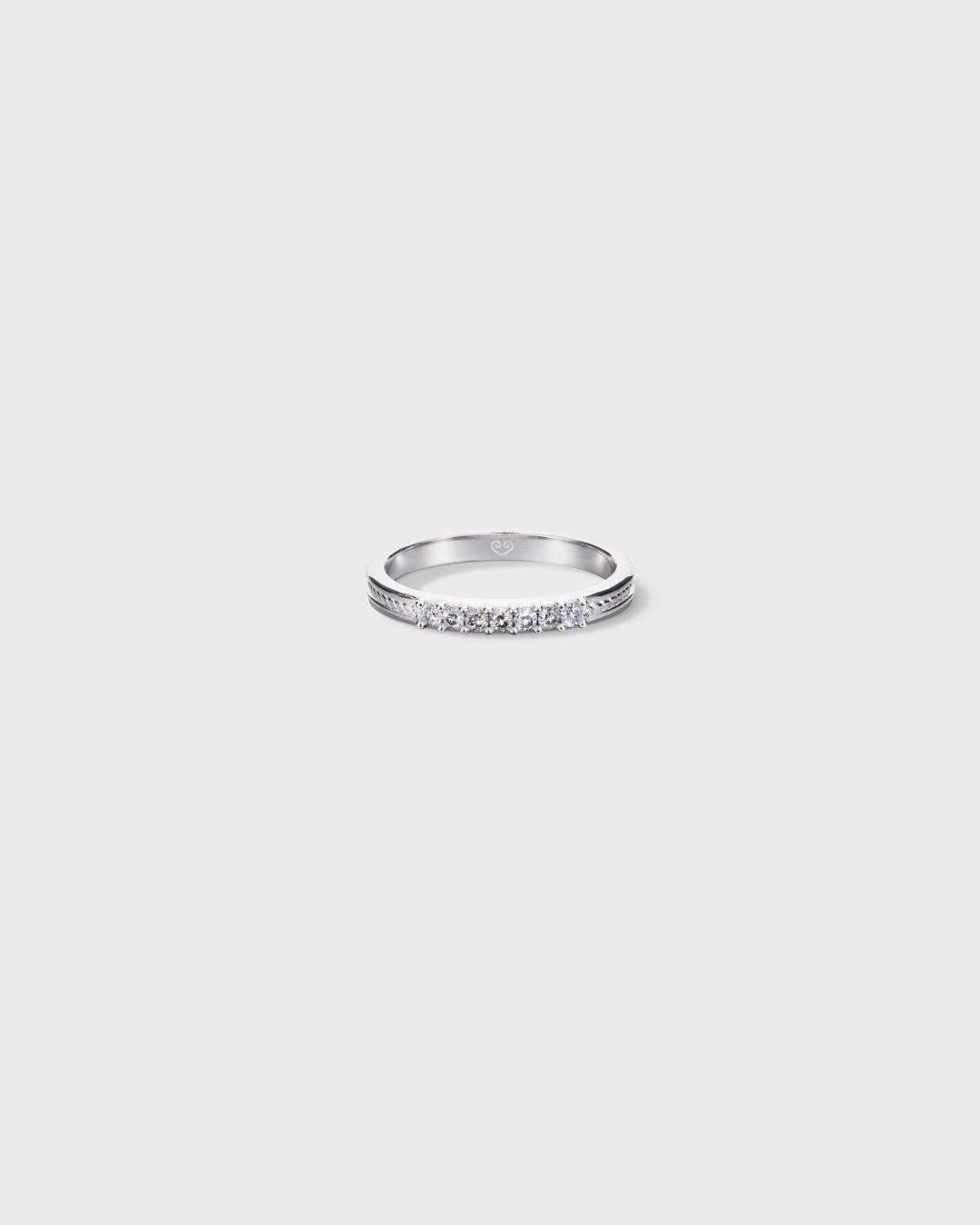 Ikiaikainen-sormus 7x0,02ct valkokulta