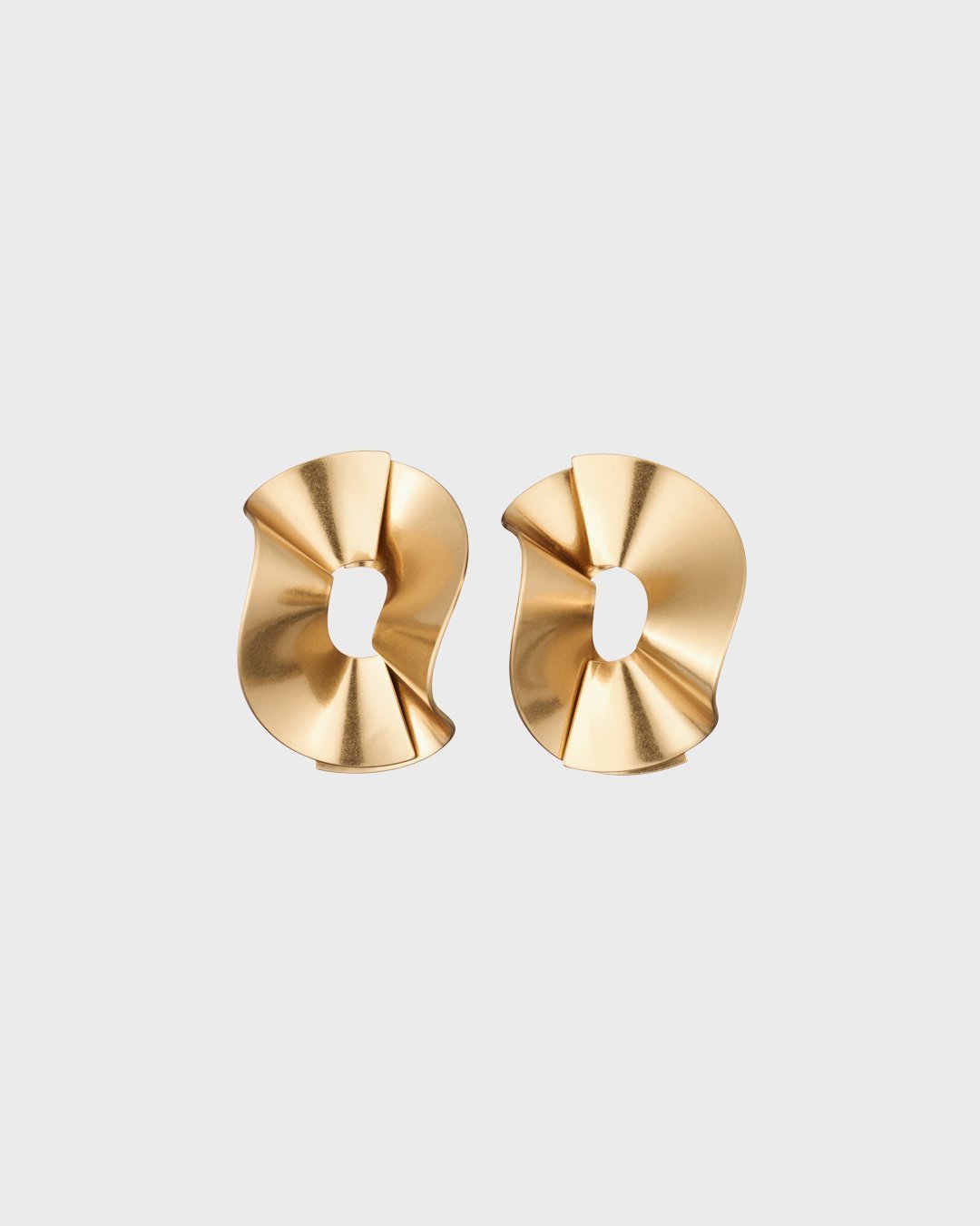 Alluring single earring round bronze left